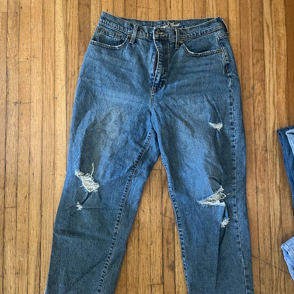 Universal Thread Distressed Blue Ankle Jeans